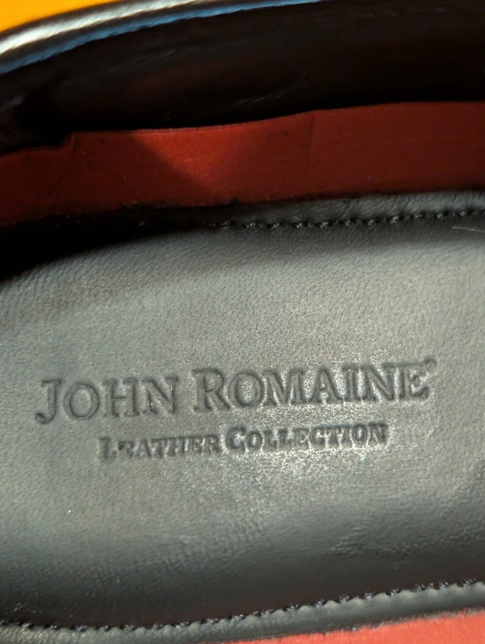 John Romaine Men's Sleek Classic Black Leather Penny Loafers Size 10. EUC
